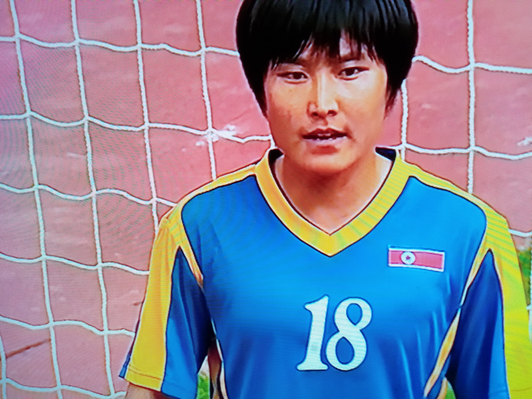 关于强强对话：女子足球比赛争夺激烈的信息