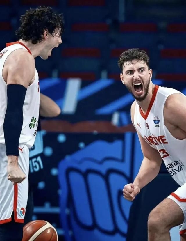 欧洲球员入选美国明星队，备战季前赛